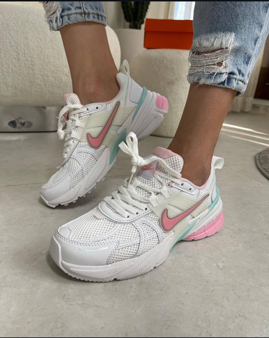  نایک وی تو کی ران Nike v2k run کد