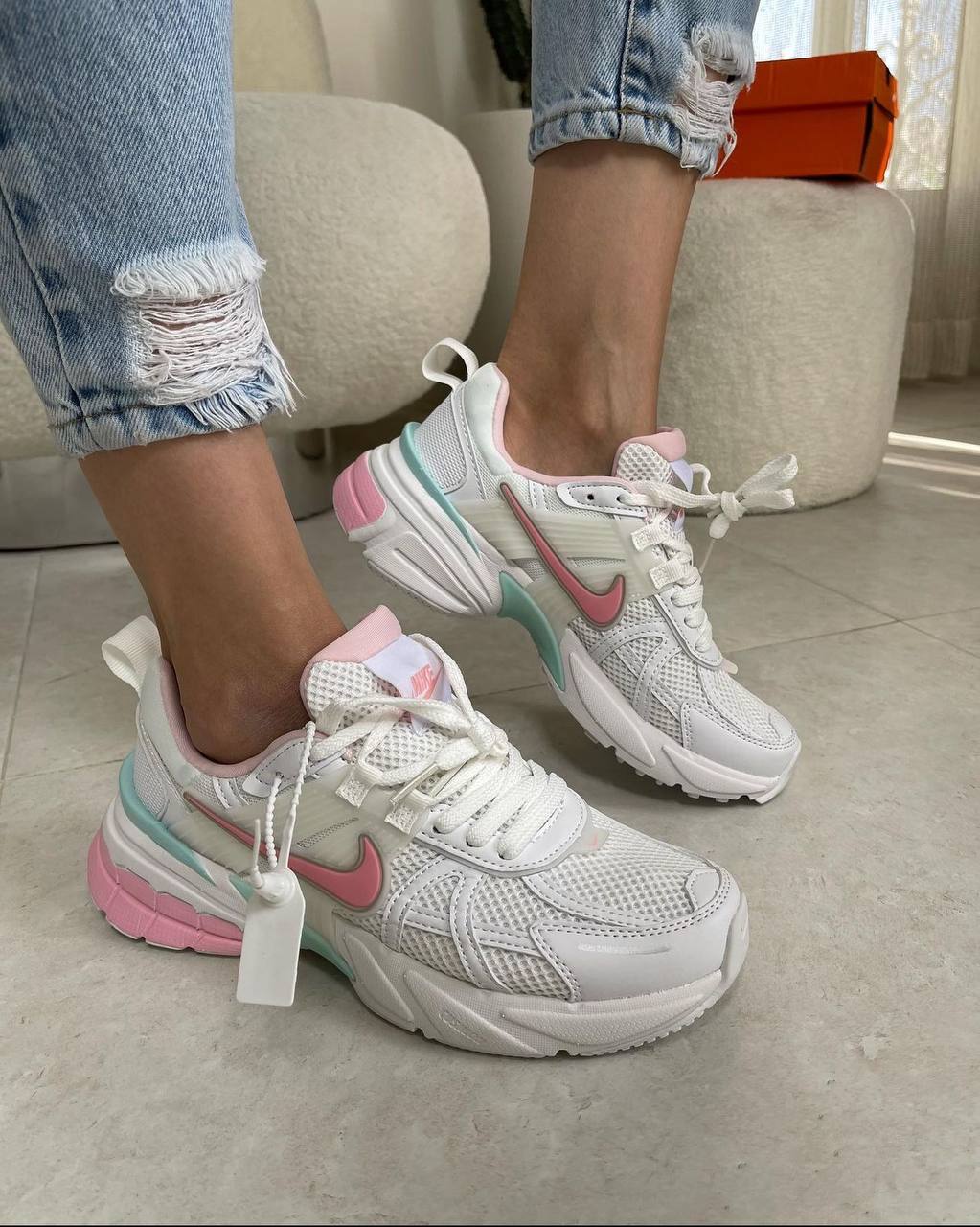  نایک وی تو کی ران Nike v2k run کد