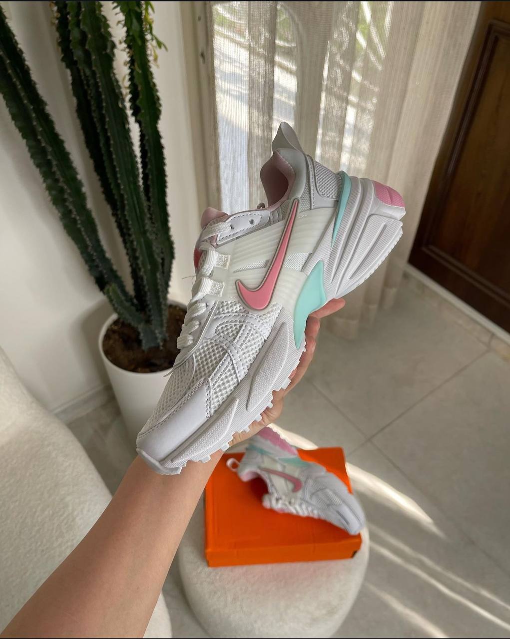  نایک وی تو کی ران Nike v2k run کد