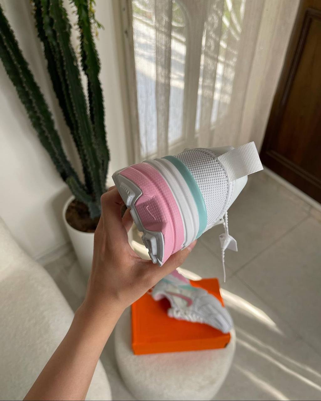  نایک وی تو کی ران Nike v2k run کد