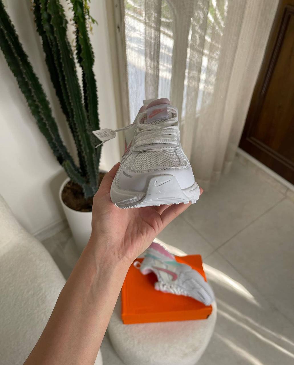  نایک وی تو کی ران Nike v2k run کد