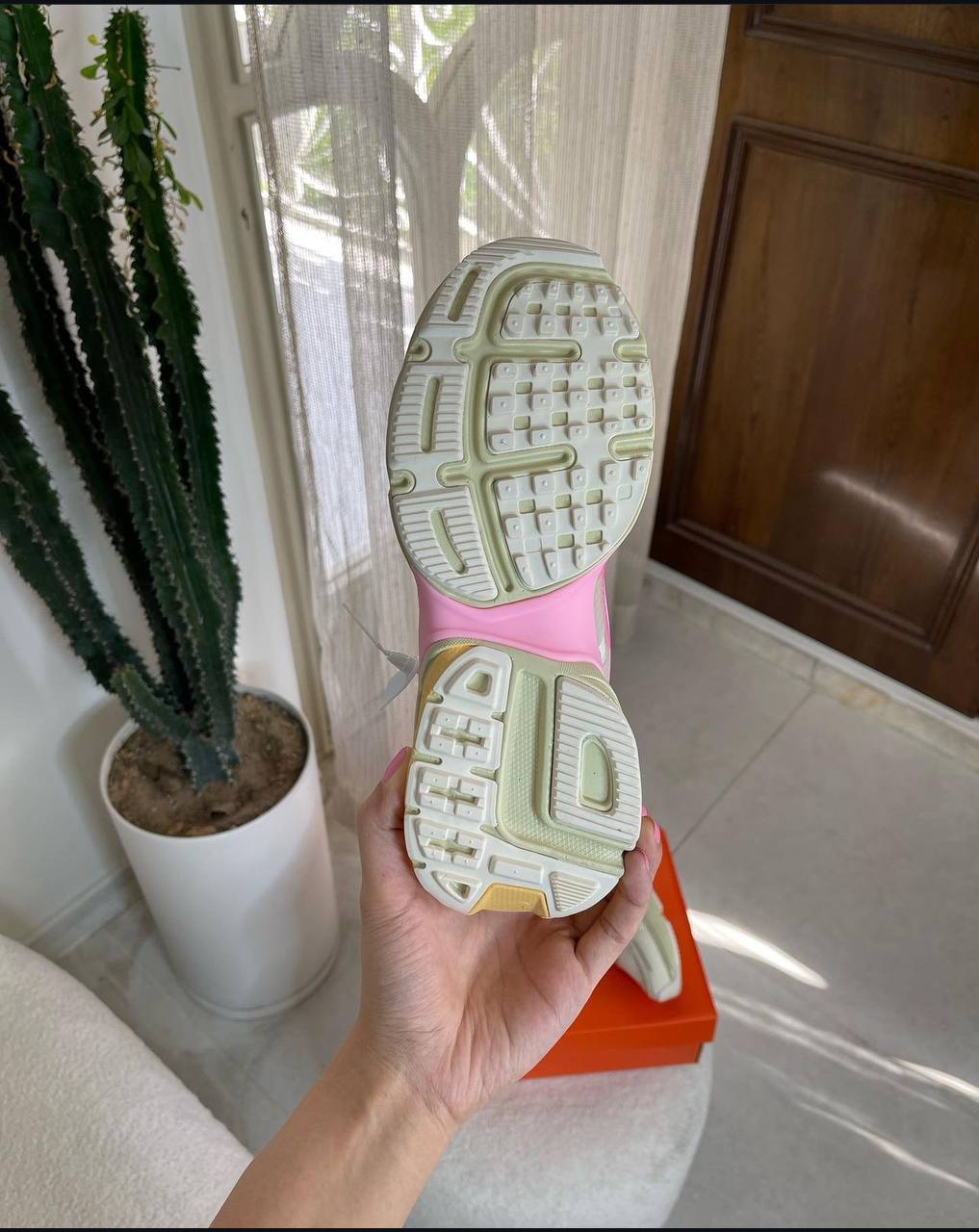  نایک وی تو کی ران Nike v2k run کد