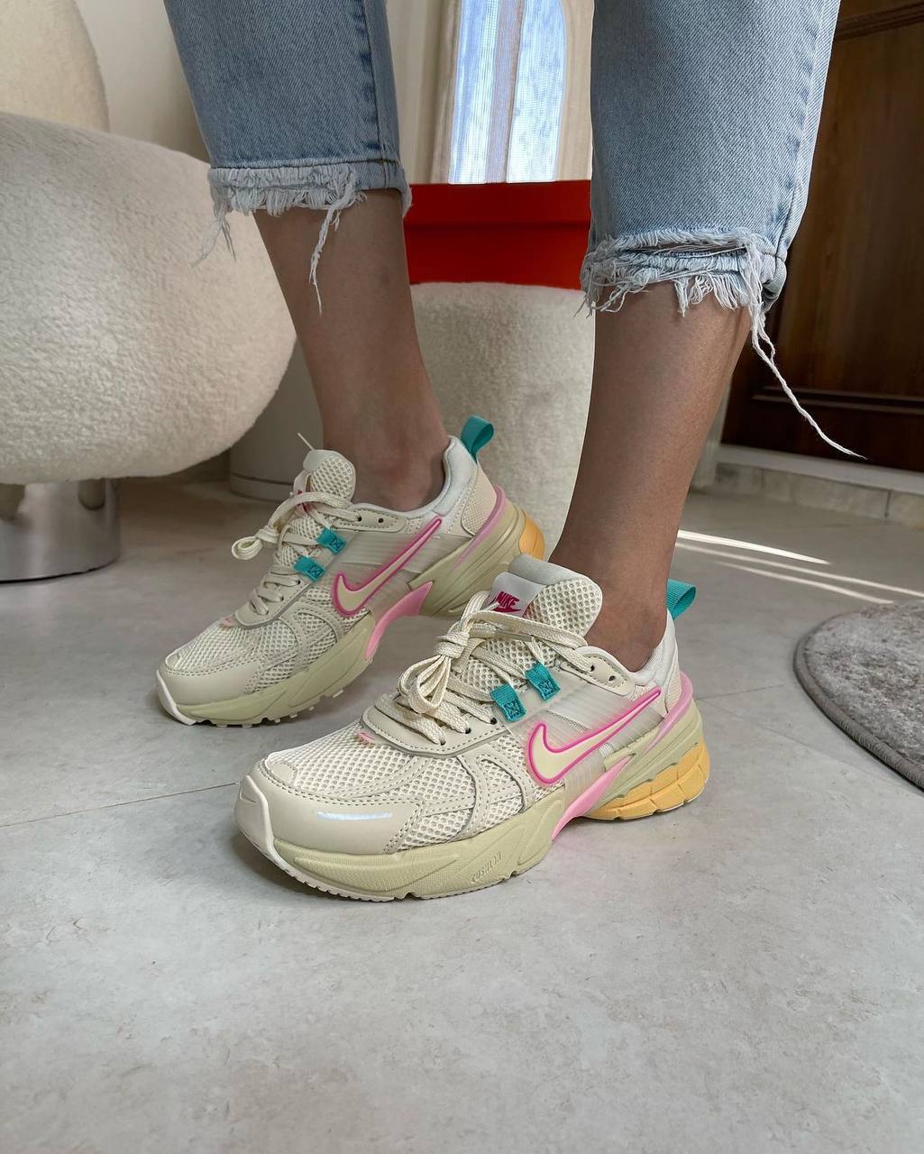  نایک وی تو کی ران Nike v2k run کد