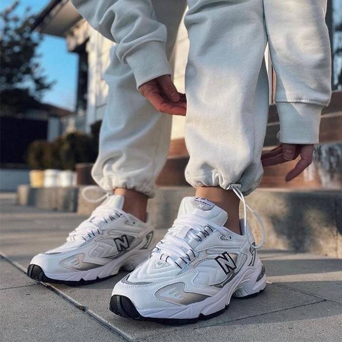 نیو بالانس 725 کد