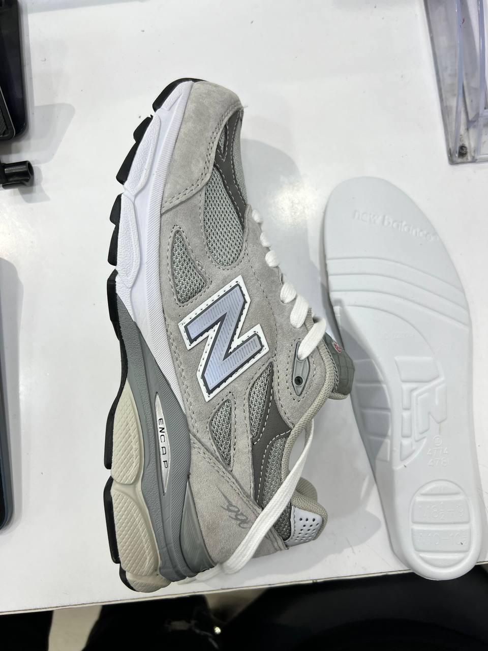 نیو‌بالانس ۹۹۳ وی سه کد 797