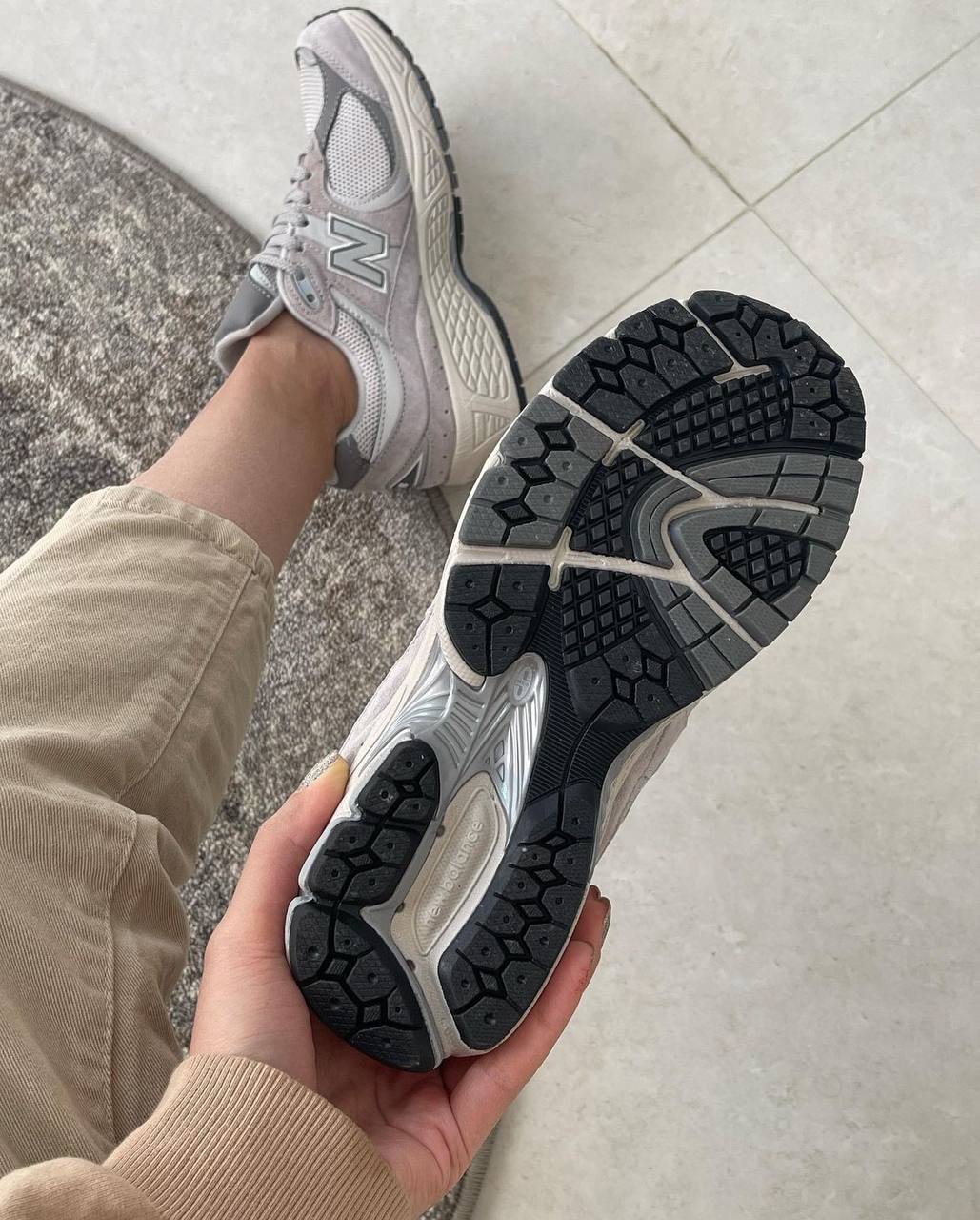 نیوبالانس ۲۰۰۲ آر Newbalance 2002r  کد