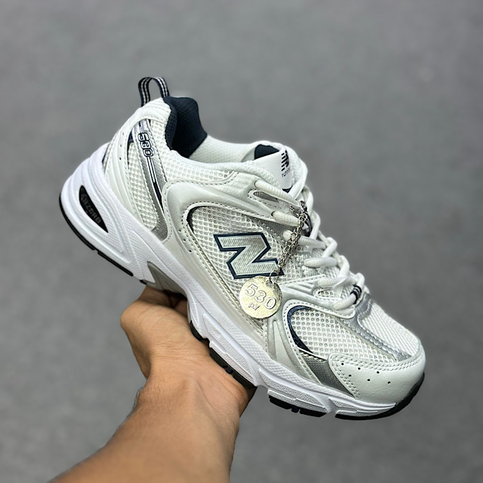 نیوبالانس سفید سرمه ای new balance530 173